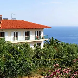Aris Apartment